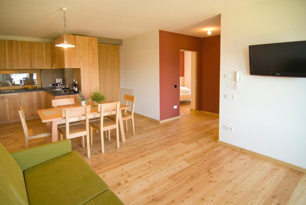 Biobauernhof St. Quirinus Apartment Caldaro Bagian luar foto