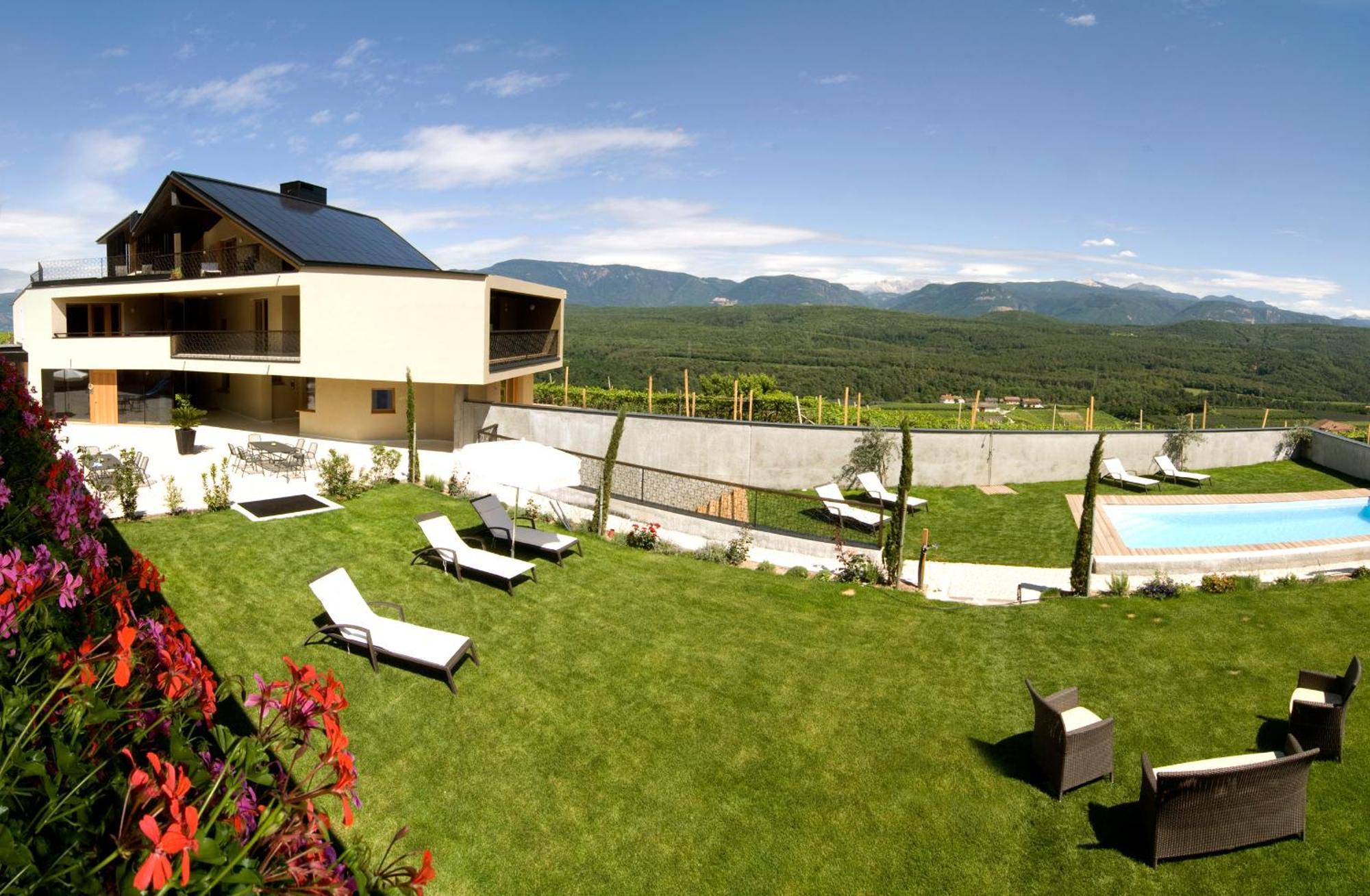 Biobauernhof St. Quirinus Apartment Caldaro Bagian luar foto