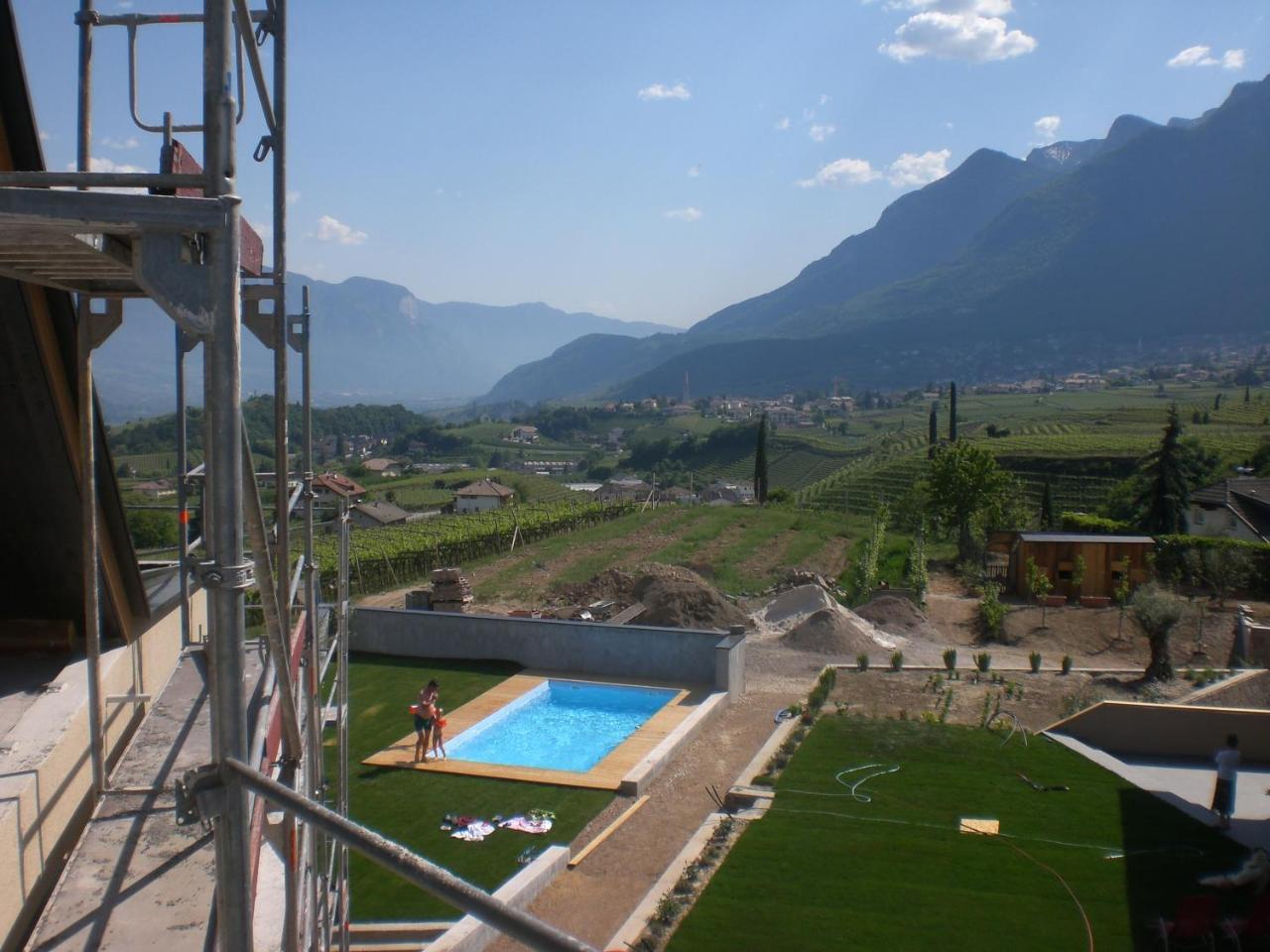 Biobauernhof St. Quirinus Apartment Caldaro Bagian luar foto