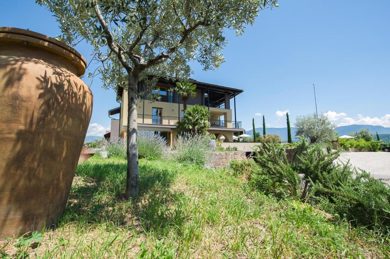 Biobauernhof St. Quirinus Apartment Caldaro Bagian luar foto